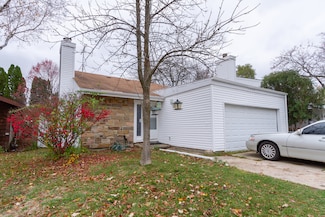 2S616 Linden Square, Warrenville, IL 60555