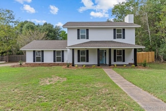 105 Woodlawn Dr, Enterprise, AL 36330