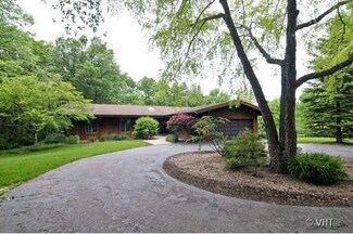 1612 S River Rd, Libertyville, IL 60048