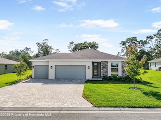 9071 Players Dr, Weeki Wachee, FL 34613