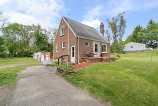 142 Maple Rd, Michigan Center, MI 49254