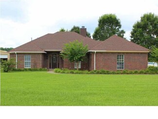 131 Hidden Lake Rd, Flora, MS 39071