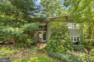 910 Harston Ln, Glenside, PA 19038