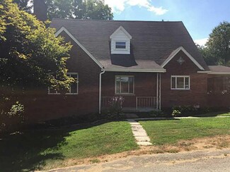 6 Jefferson St, Finleyville, PA 15332