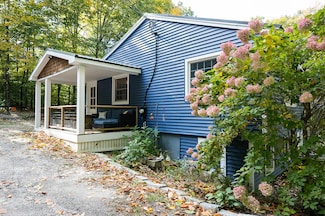 190 Raymond Hill Rd, Raymond, ME 04071