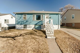 709 N 19th St, Bismarck, ND 58501