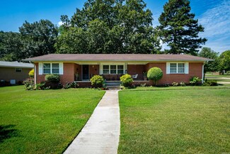 2 Oakhurst Dr, Little Rock, AR 72202