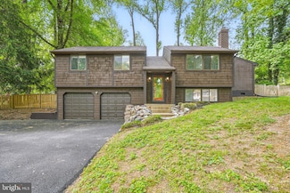 2525 Tabor Ct, Woodbridge, VA 22191