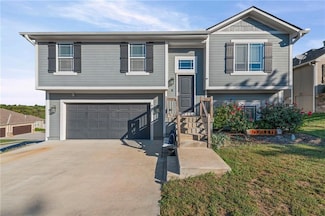 800 SW Hilltop Ct, Grain Valley, MO 64029