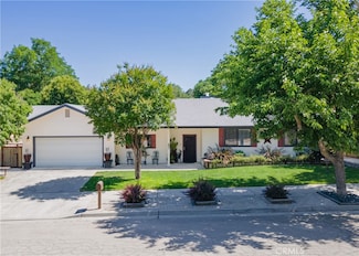 402 9th St, Paso Robles, CA 93446