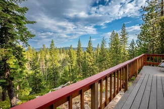 405 Skyline Dr, Arnold, CA 95223
