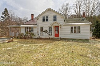 582 Dunham Hollow Rd, Nassau, NY 12123