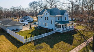 303 N Vine St, Mount Pulaski, IL 62548