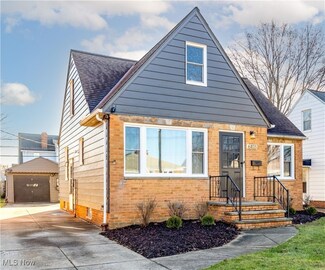 6103 Sunderland Dr, Cleveland, OH 44129