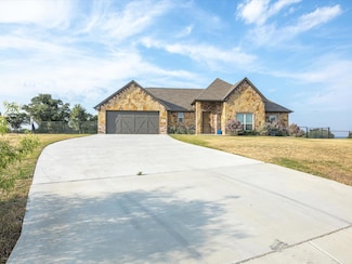 3015 Delton Dr, Springtown, TX 76082