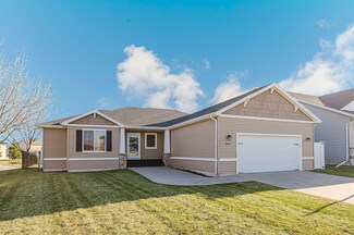 3463 Loberg Dr, West Fargo, ND 58078
