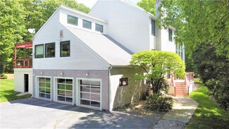 15 Cavalier Dr, East Greenwich, RI 02818