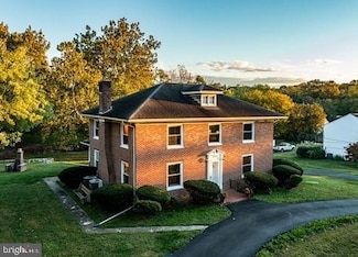 218 W Locust St, Oxford, PA 19363