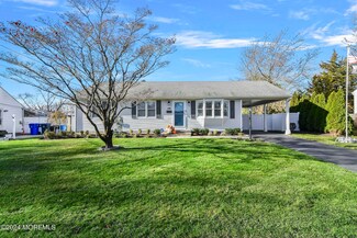 216 Wedgewood Dr, Toms River, NJ 08753