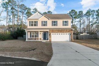 214 Stephen Ct, Havelock, NC 28532