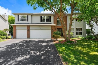 33 Sarah Dr, Crystal Lake, IL 60014