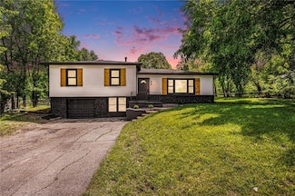16105 Oakland Ave, Belton, MO 64012
