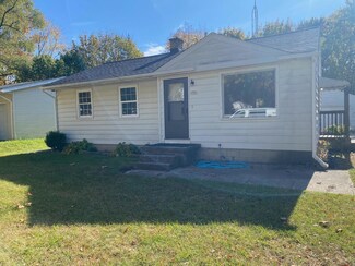 1310 Arcadia Dr NE, Grand Rapids, MI 49525
