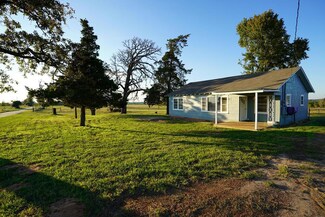 640 Acr 127, Elkhart, TX 75803