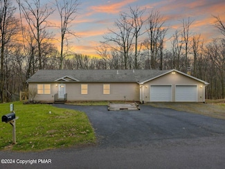 43 Reeder St, Mount Pocono, PA 18344