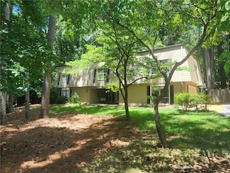 220 Hollyberry Ct, Roswell, GA 30076