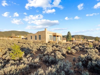 1325 Benny Ln, Taos, NM 87571