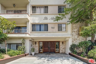 910 S Holt Ave Unit 305, Los Angeles, CA 90035