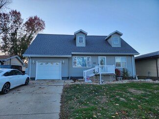 227 Palmer Ave, Lincoln, IL 62656
