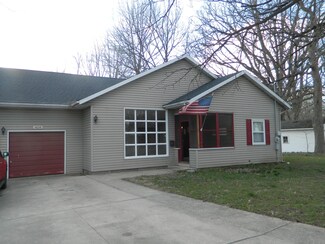 414 Morrell St, Plainwell, MI 49080