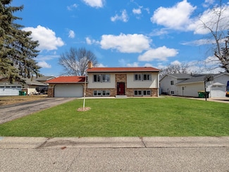 4534 Oakhurst Ave, Saint Paul, MN 55127