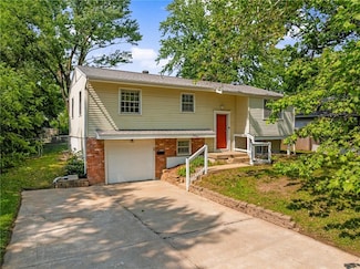 604 NE Ash St, Lees Summit, MO 64063