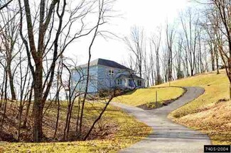 405 Lisburn Heights Dr, Lewisberry, PA 17339