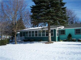 486 Westwood Ave, Youngstown, NY 14174