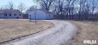 1402 250th St, Aledo, IL 61231