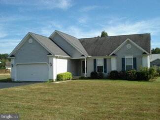 202 W Darby Cir, Dover, DE 19904