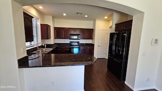 2411 W Dusty Wren Dr, Phoenix, AZ 85085