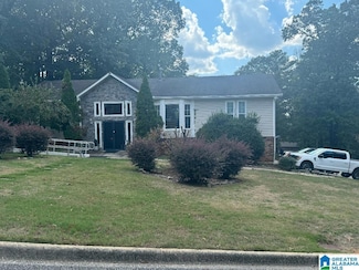 9853 Westfield Ct, Birmingham, AL 35217