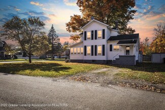 302 W Plain St, Eaton Rapids, MI 48827