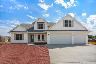 W5853 Roundstone Place, Menasha, WI 54952