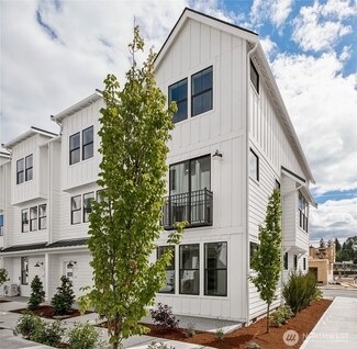 12726 121st Street Ct E Unit 108, South Hill, WA 98374