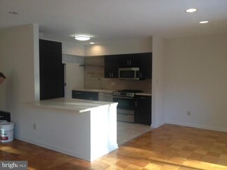 4 Cross Keys Rd Unit 4B, Baltimore, MD 21210
