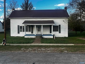 355 Tennessee St, Courtland, AL 35618