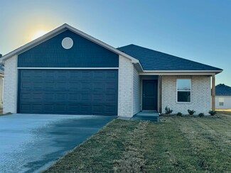 9 Candlelight Dr, Conway, AR 72032
