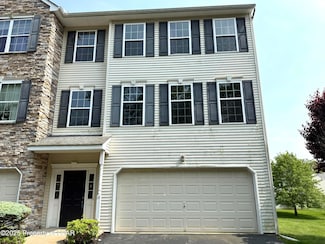 14 N Chestnut Dr, Drums, PA 18222
