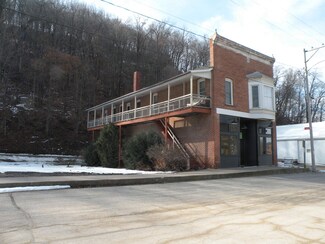 13229 Main St, Glen Haven, WI 53810